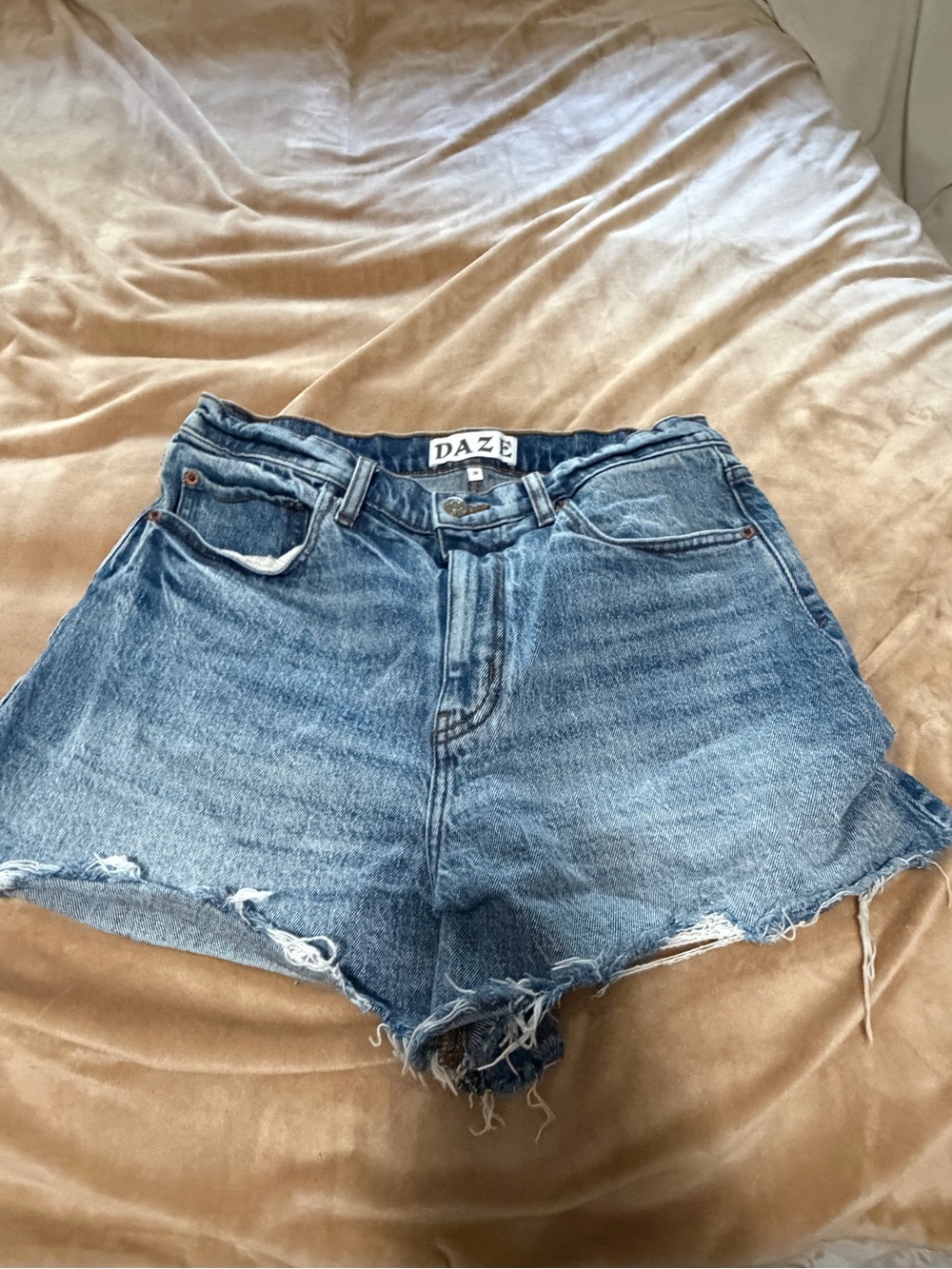 Daze Denim Women's High-Rise Distressed Denim Shorts Size 29 Hippie